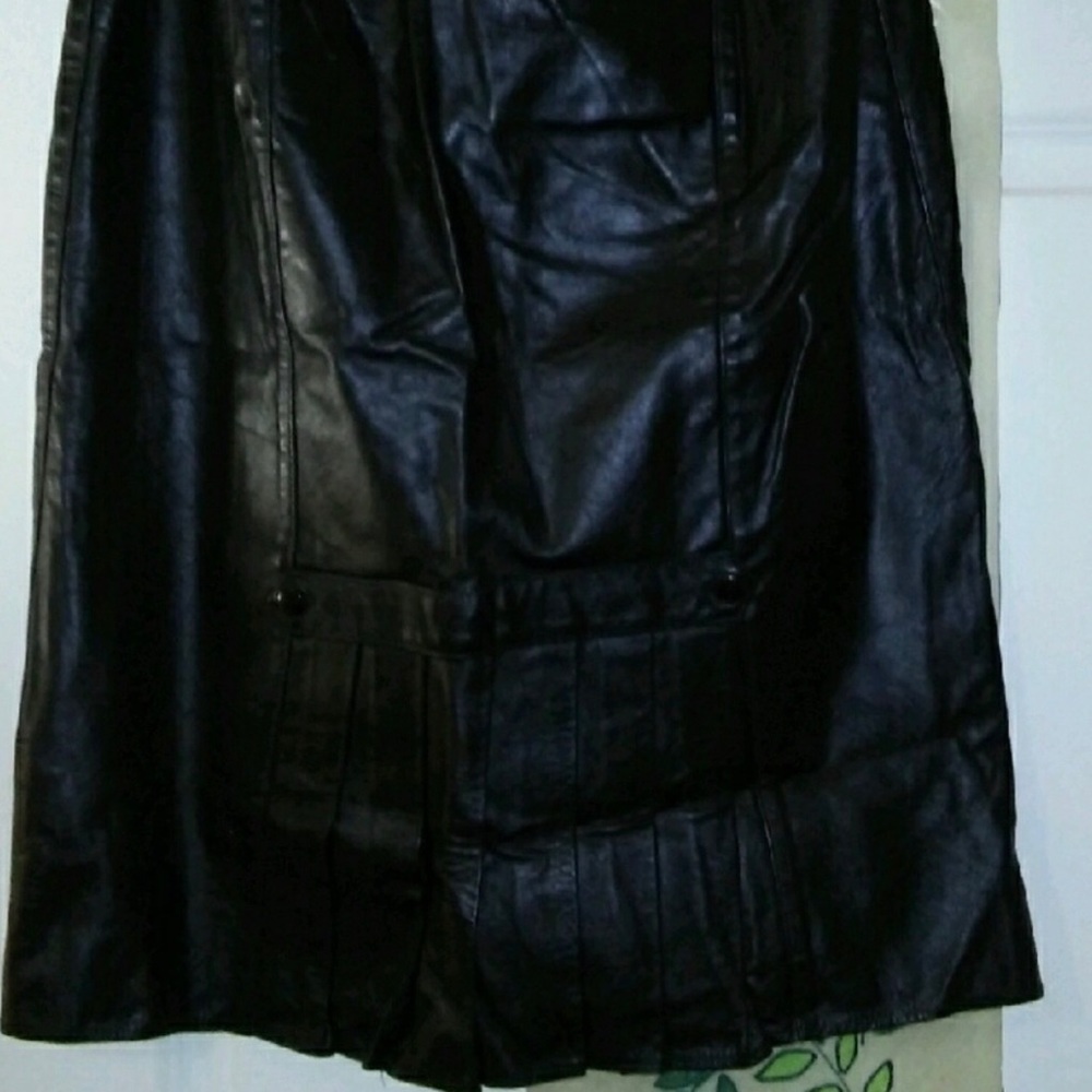 Vintage Leather Skirt - Picture 8 of 8